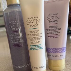 Mary Kay Satin Hands Pampering Set - Citrus Lilac